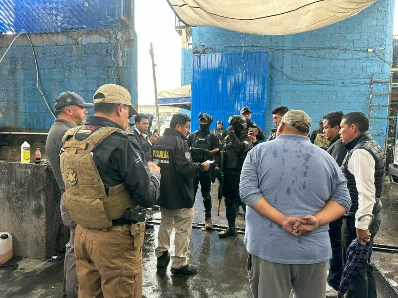 Mega operativo en Edoméx: aseguran explosivos, vehículos robados y droga en 13 inmuebles