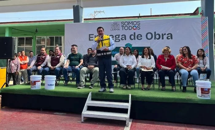 Gobierno de Lerma y Empresarios de Prologis fortalecen infraestructura educativa con entrega de impermeabilizante en primaria de la cabecera municipal