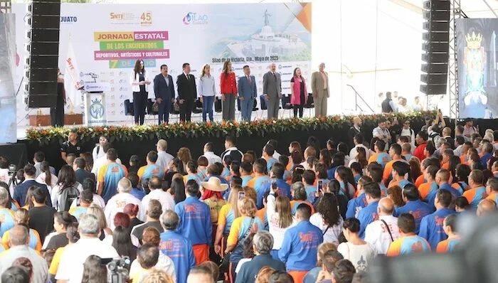 Maestras y maestros, ustedes son aliados del futuro de Guanajuato: Gobernadora