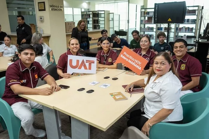 Egresados y estudiantes de la UAT comparten experiencias de la práctica profesional