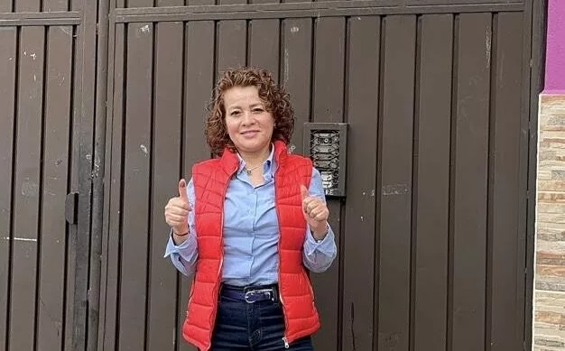 Gloria Mitre acude a votar y pide a la gente participar en la elección nacional