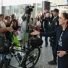 Mexicanos recibieron con gran emoción a la Presidenta Claudia Sheinbaum a su llegada a Canadá