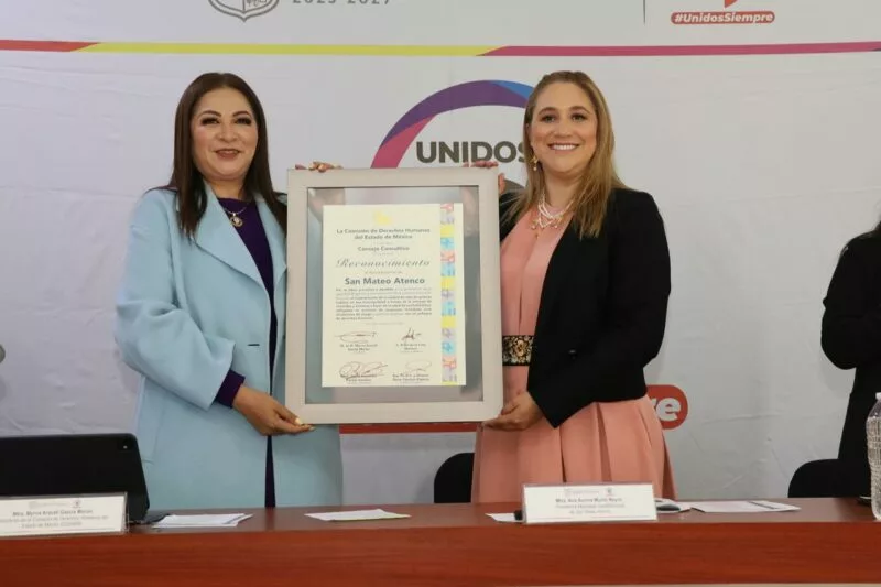 Ana Aurora Muñiz Neyra, recibió el reconocimiento especial otorgado por la Comisión de Derechos Humanos del Estado de México