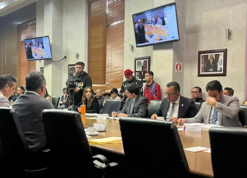 Estudian en Congreso iniciativas sobre extinción del Infoem
