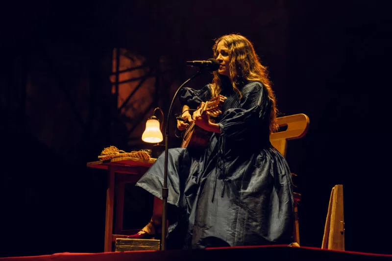 Lafourcade emociona en Starlite Occidente