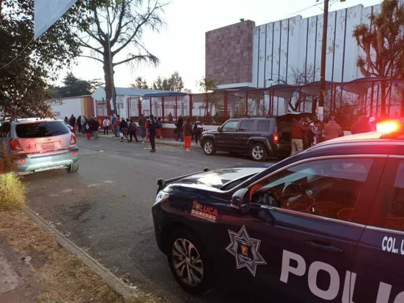 Continúa Toluca con operativo de “Sendero Seguro” en zonas escolares