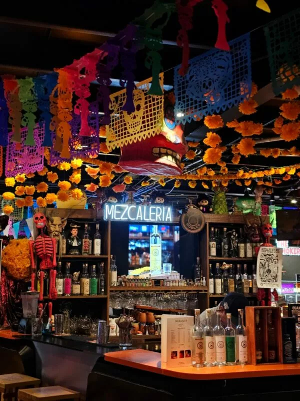 Finca Robles abre mezcalería ancestral y espacio cultural en el Centro Histórico de la Ciudad de México