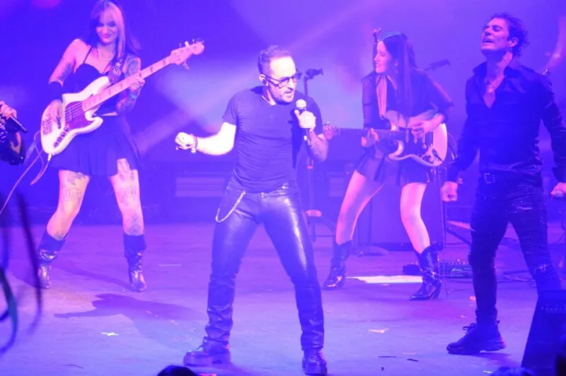 Magneto y Mercurio desatan la nostalgia noventera y contagian de euforia al público del Teatro Morelos de Toluca.