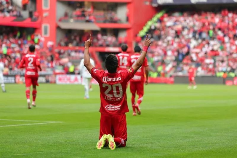 Ganan Los Diablos y arden Chivas en el infierno del Toluca