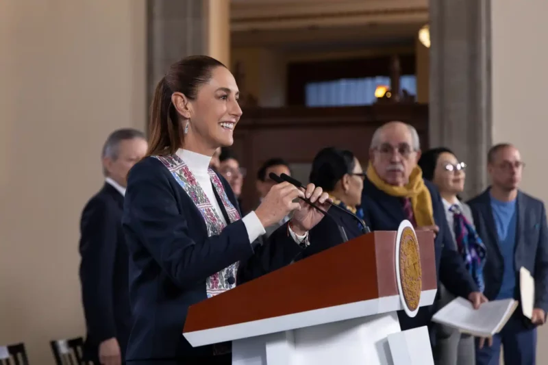 Claudia Sheinbaum Pardo presentó la iniciativa de reforma constitucional en materia electoral, que será enviada el lunes 2 de marzo al Congreso de la Unión
