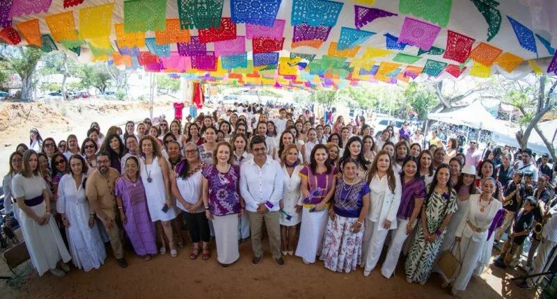 La ministra de la SCJN Yasmín Esquivel celebra encuentro con Juzgadoras