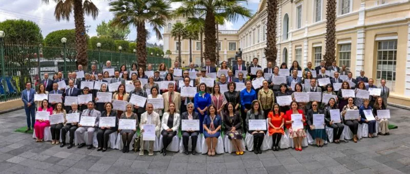 Reconoce UAEMéx a su comunidad docente por su compromiso y años de servicio
