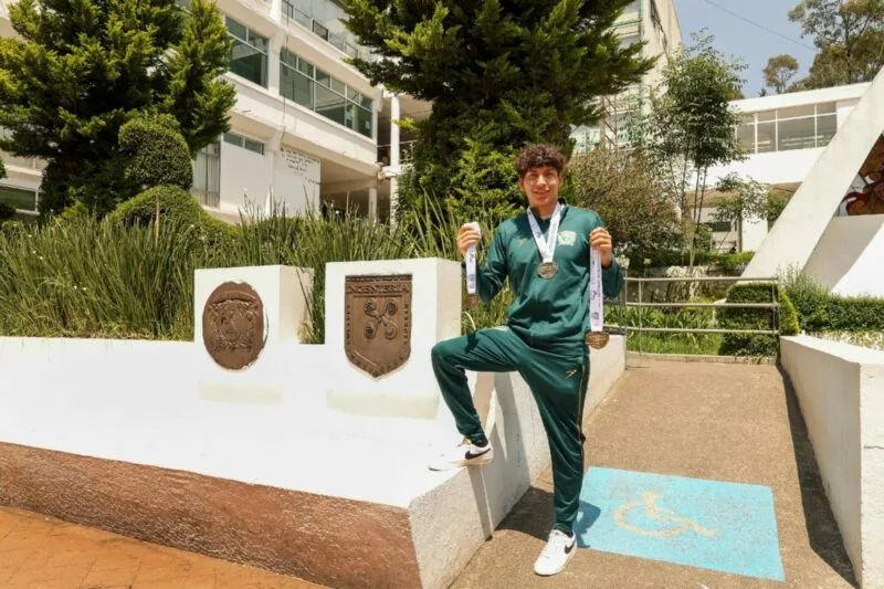 Con dos oros y una plata, Yael Nava, estudiante de la UAEMéx, reafirmó su poderío en la natación universitaria nacional
