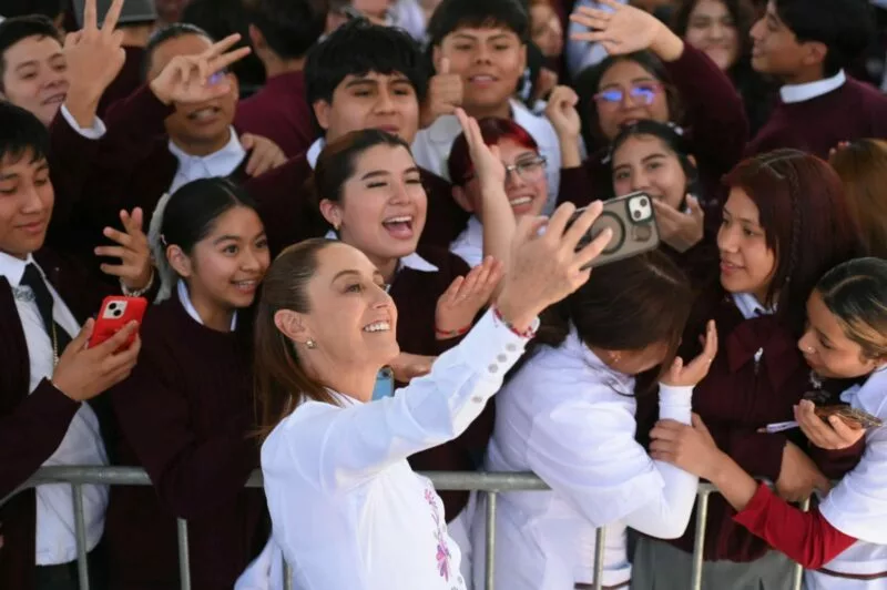 Claudia Sheinbaum entrega Becas en Lerma