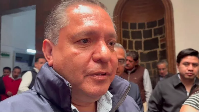 “Es mi amigo, muchos saben, es mi padrino de bodas” dice Ricardo Moreno al agradecer apoyo del senador Higinio Martínez 