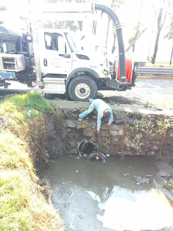 Atiende PC y Bomberos de Toluca afectaciones por lluvias