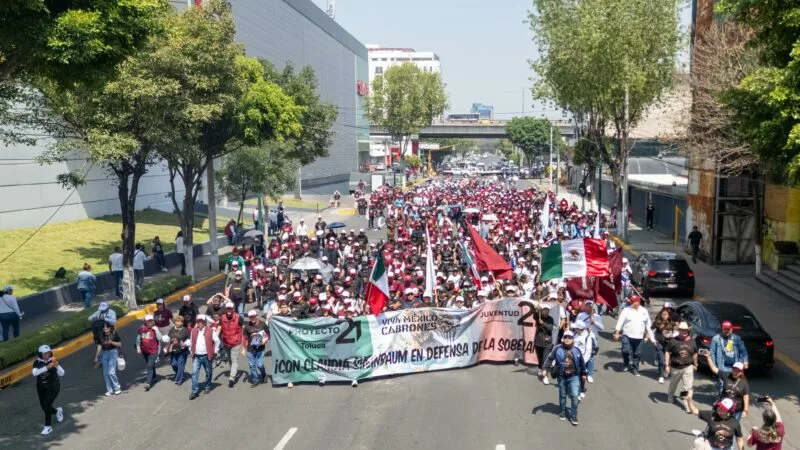 Cientos de mujeres y hombres toluqueños, muestran apoyo a la Presidenta de México, Claudia Sheinbaum
