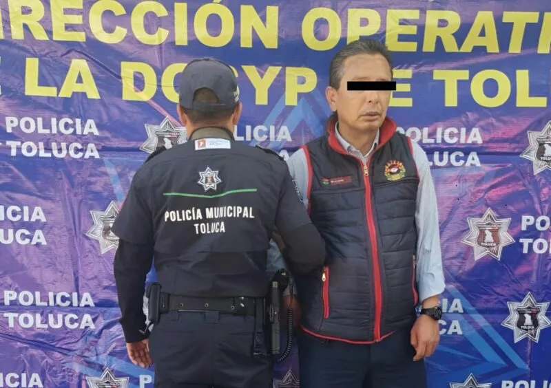 Detiene Policía de Toluca a presunto falso inspector por exigir dinero a comerciante