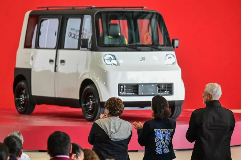 Acompaña Gobernadora Delfina Gómez a Presidenta Claudia Sheinbaum en lanzamiento de “Olinia” primer auto eléctrico mexicano desde el EdoMéx
