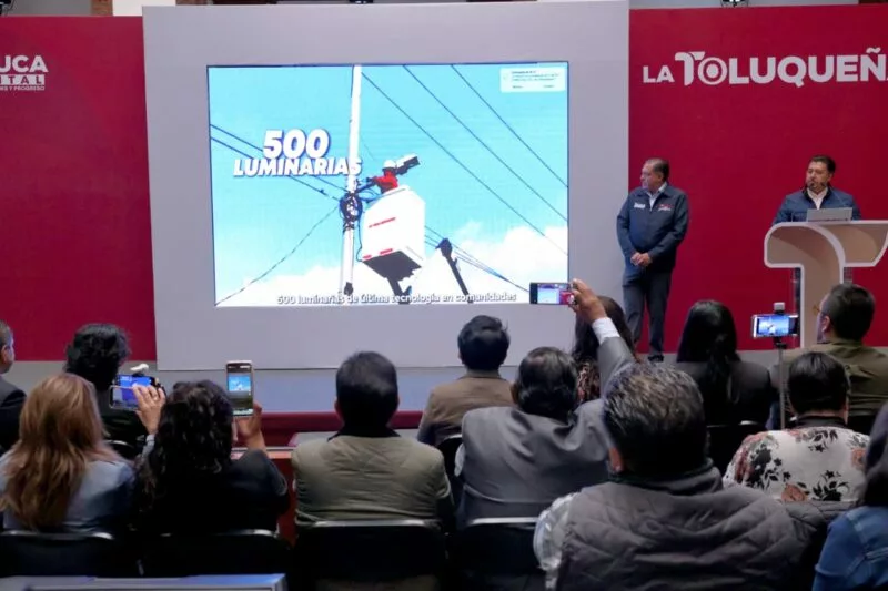 Llega alumbrado público y justicia social a la zona norte: Ricardo Moreno