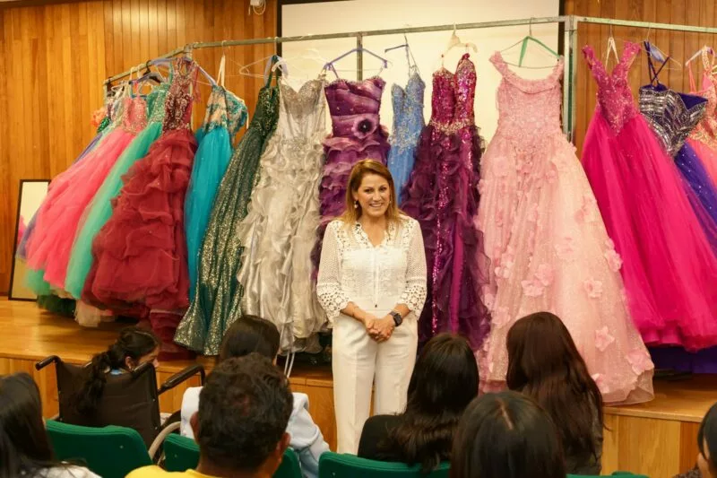 Entre sueños, sonrisas y esperanza, más de 150 quinceañeras toluqueñas vivirán un día inolvidable