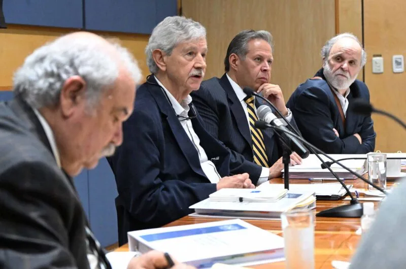 Instala el Rector la Comisión Técnica para la revisión del examen de ingreso a la licenciatura 2026