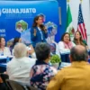 Realiza Libia Dennise gira de atención a personas migrantes en Chicago.