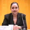 Magdalena Núñez alerta sobre los riesgos del uso excesivo de dispositivos electrónicos en niñas, niños y adolescentes