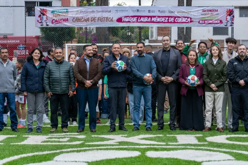 Entrega Ricardo Moreno rehabilitación integral del Parque Laura Méndez de Cuenca
