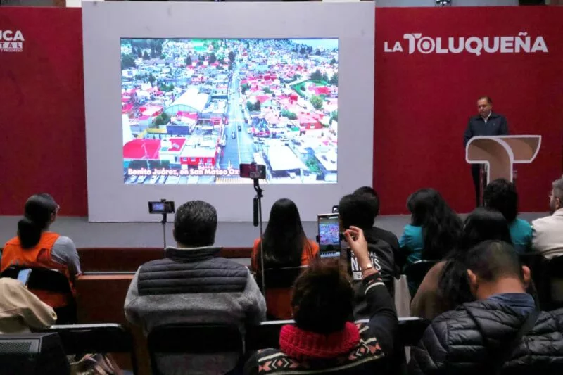 Avanza la transformación de calles en San Mateo Oxtotitlán: Ricardo Moreno