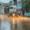 Llama Ricardo Moreno a extremar precauciones en asfalto mojado por seguridad de la ciudadanía