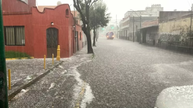 Atienden de manera inmediata afectaciones por fuerte lluvia en Toluca